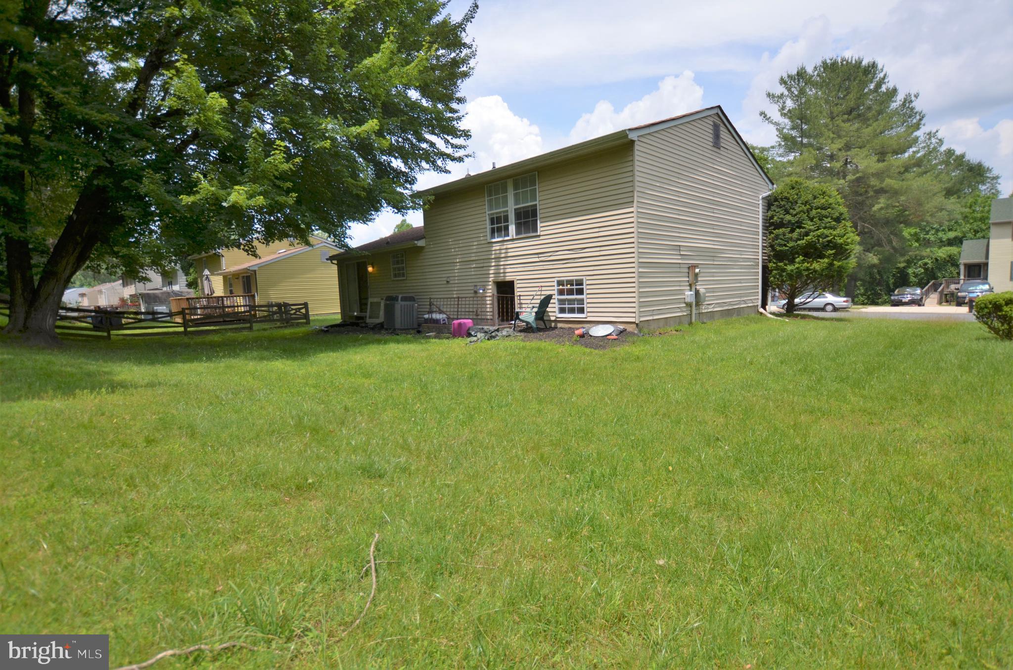 4713 Hawksbury Road Baltimore, MD 21208 - Photo 3 of 36