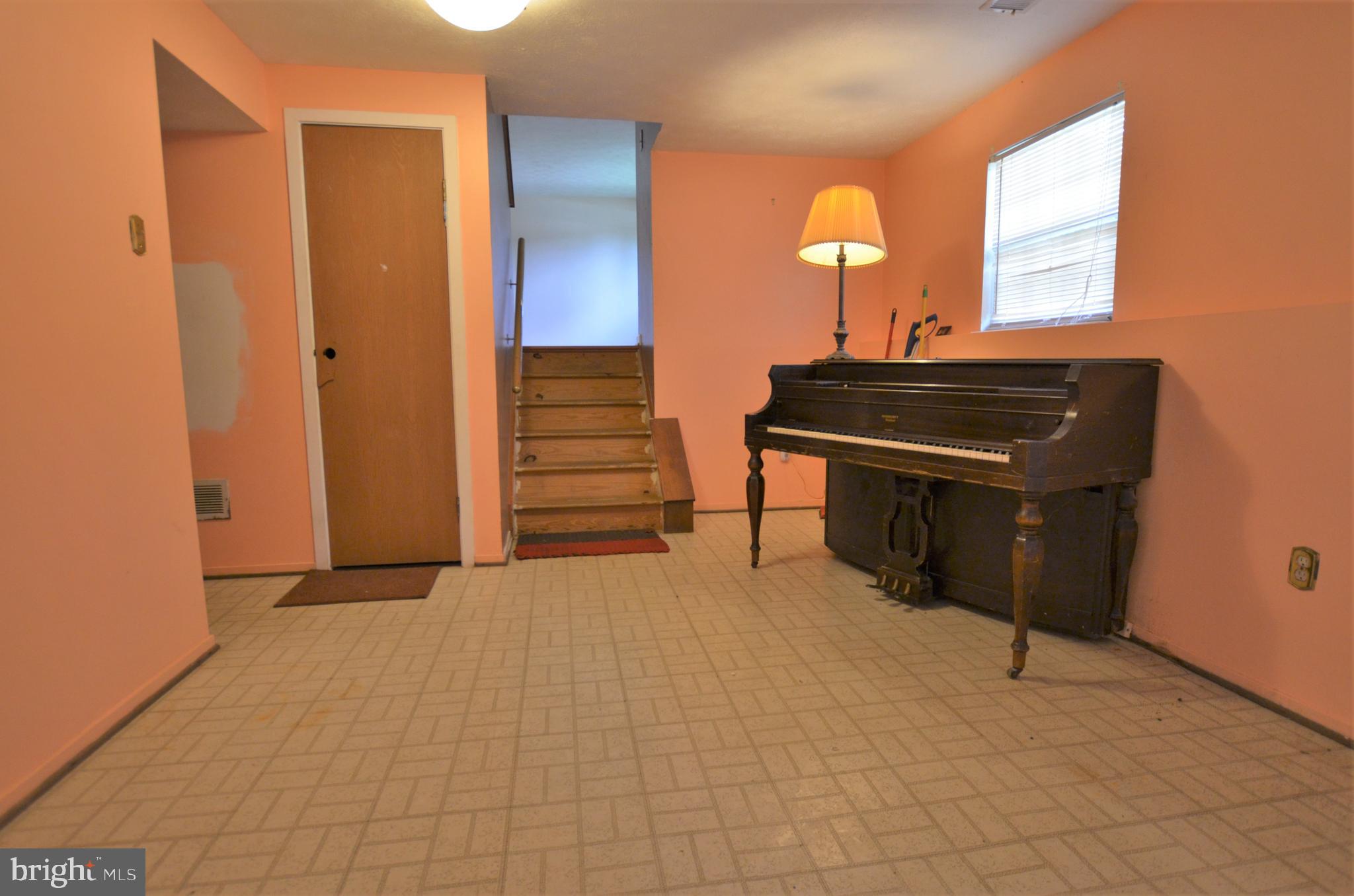 4713 Hawksbury Road Baltimore, MD 21208 - Photo 27 of 36