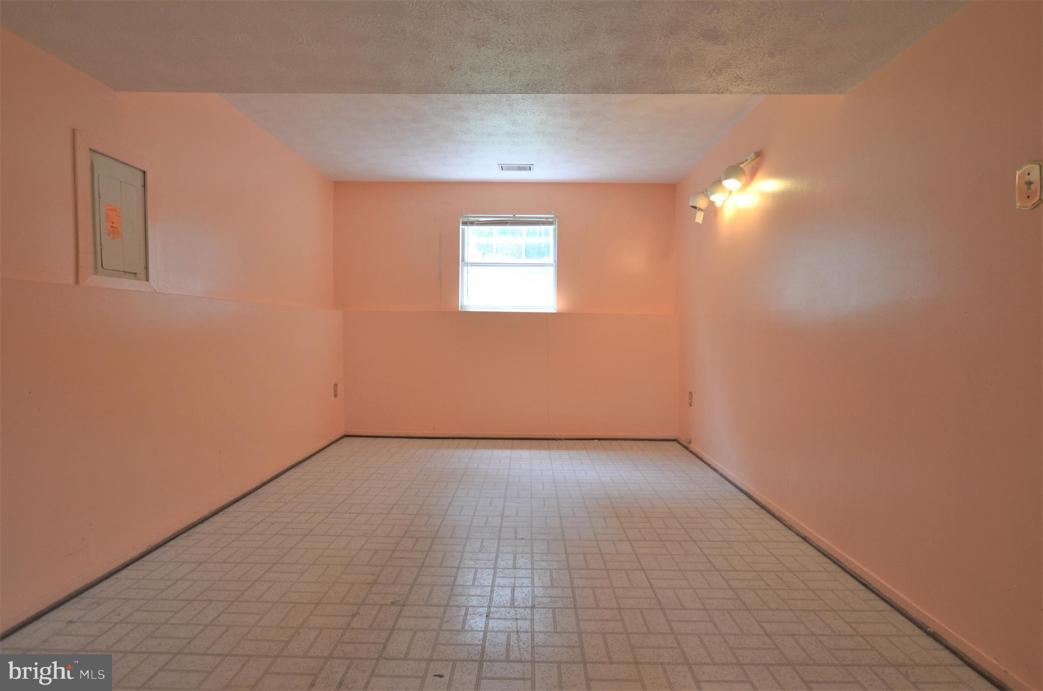 4713 Hawksbury Road Baltimore, MD 21208 - Photo 28 of 36