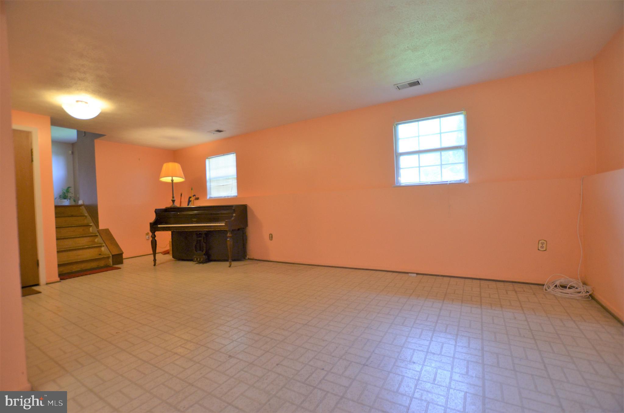 4713 Hawksbury Road Baltimore, MD 21208 - Photo 29 of 36