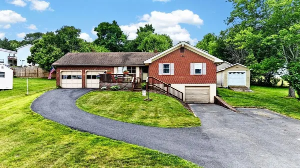 $315,000 | 50 Misty Dawn Lane, Staunton, VA 24401