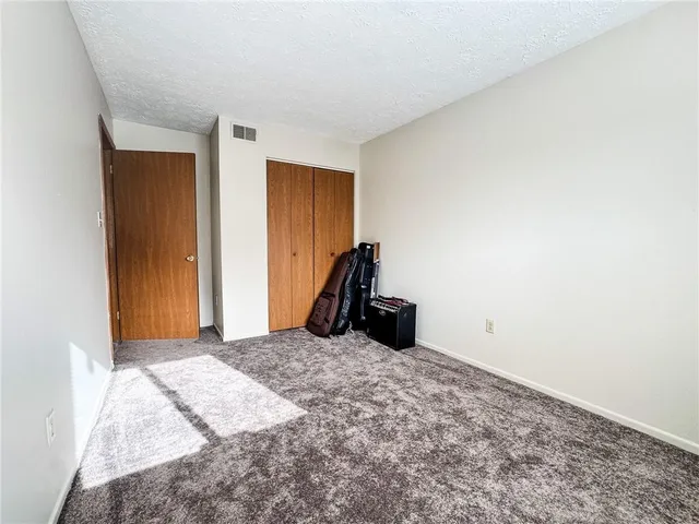 a bed room with a bed