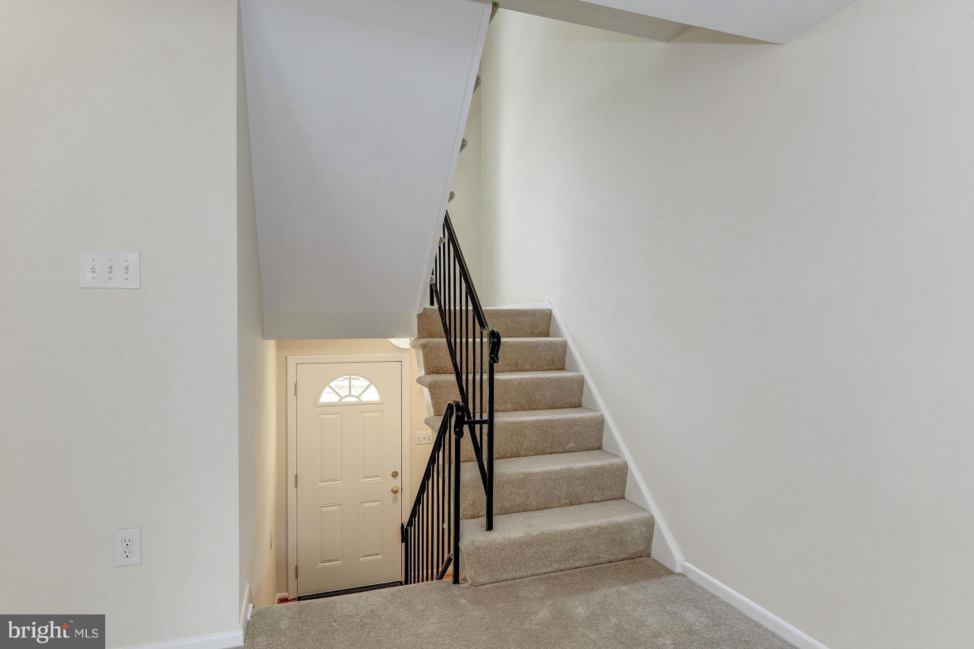 9529 Burdett Road Burke, VA 22015 - Photo 3 of 30 Interior (General)