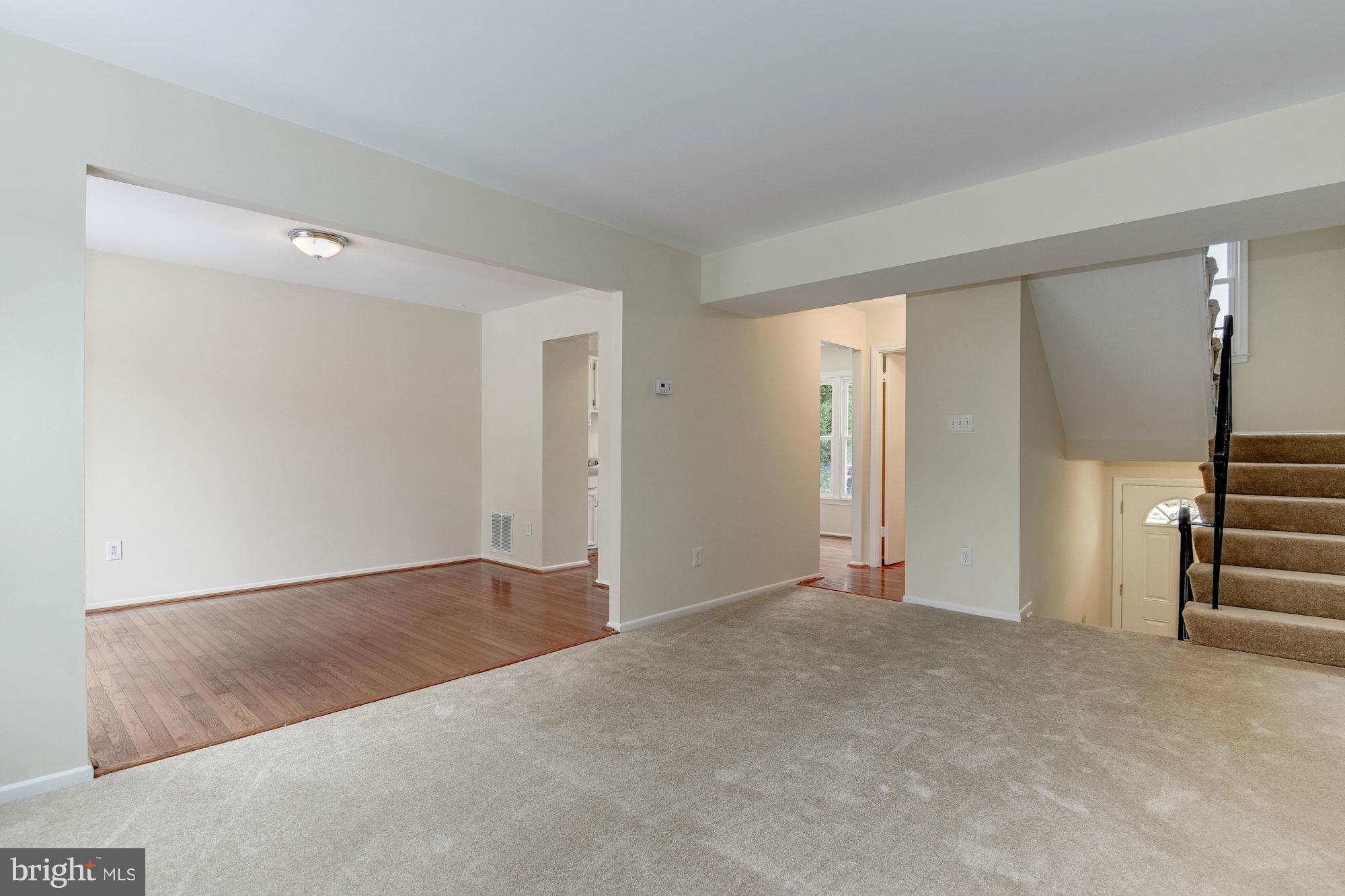 9529 Burdett Road Burke, VA 22015 - Photo 4 of 30 Living Room