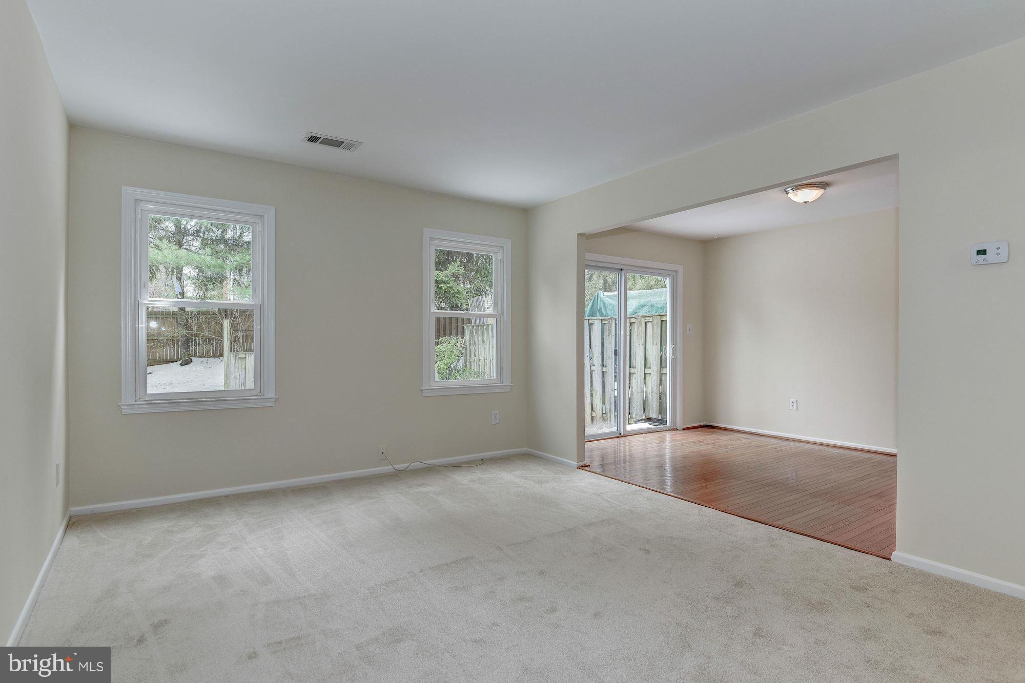 9529 Burdett Road Burke, VA 22015 - Photo 5 of 30 Living Room