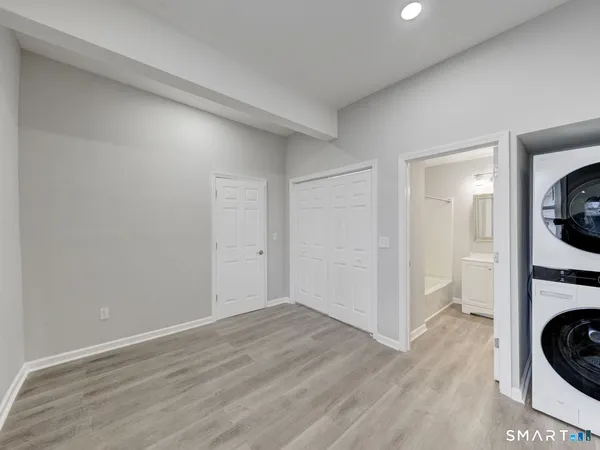 $1,600 | 41 East High Street, Unit 7, East Hampton, CT 06424