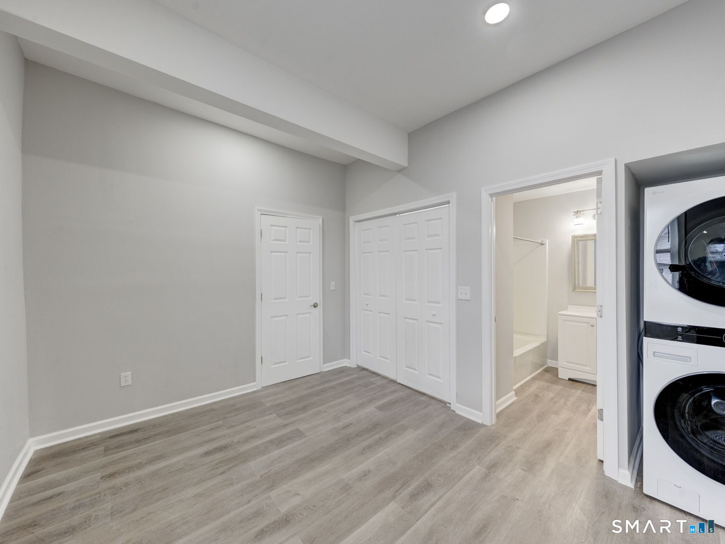41 East High Street, Unit 7 East Hampton, CT 06424 - Photo 12 of 15