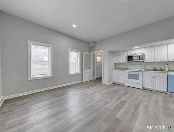 $1,600 | 41 East High Street, Unit 7, East Hampton, CT 06424