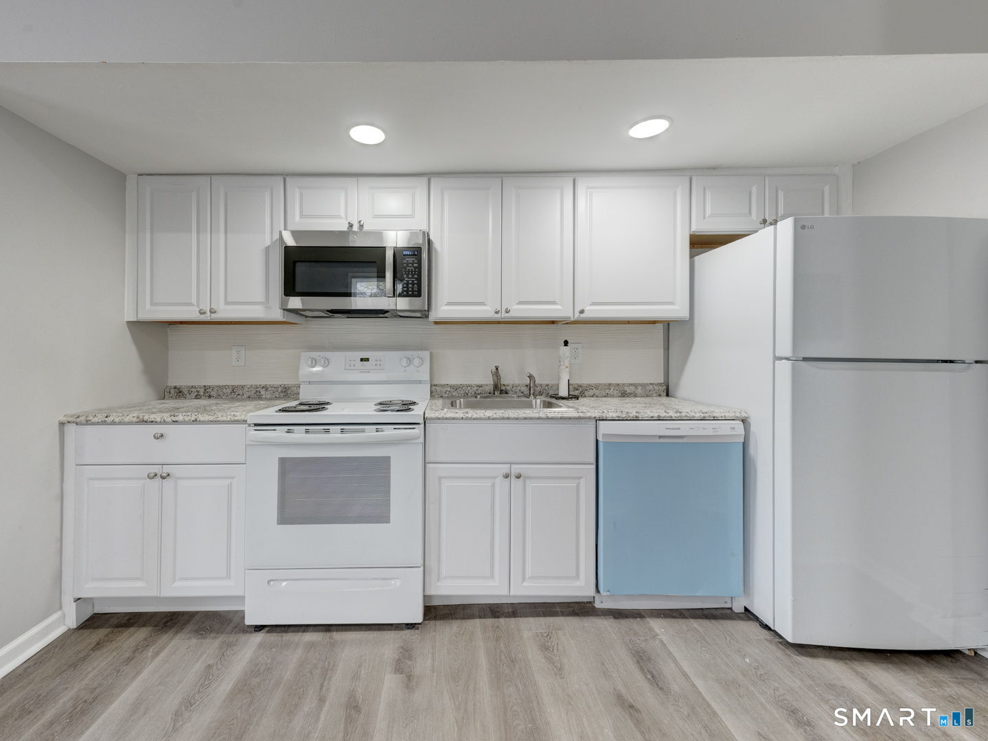 41 East High Street, Unit 7 East Hampton, CT 06424 - Photo 7 of 15