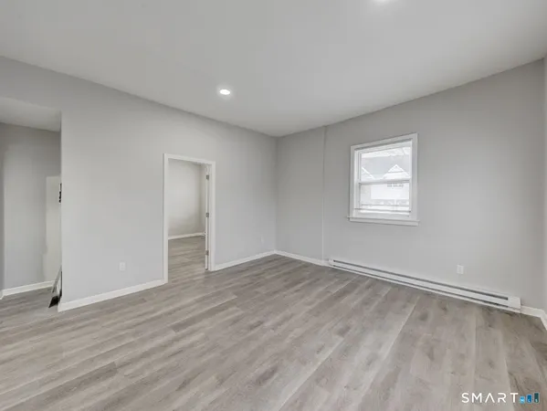 $1,600 | 41 East High Street, Unit 7, East Hampton, CT 06424