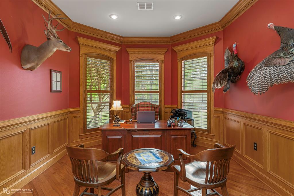 195 Tanglewood Road Homer, LA 71040 - Photo 5 of 37 a dining room with furniture and window