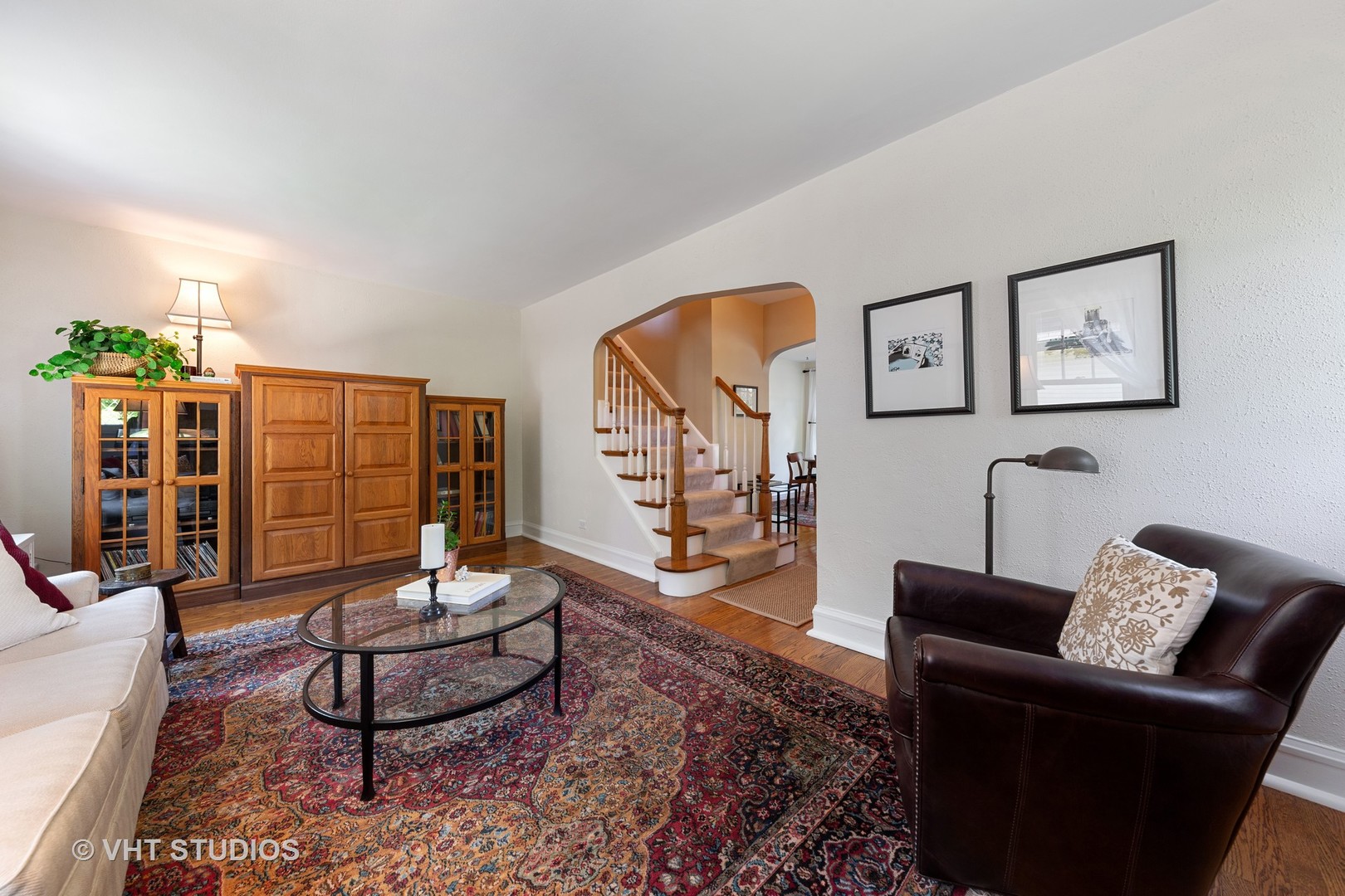 133 Barrypoint Road Riverside, IL 60546 - Photo 4 of 26