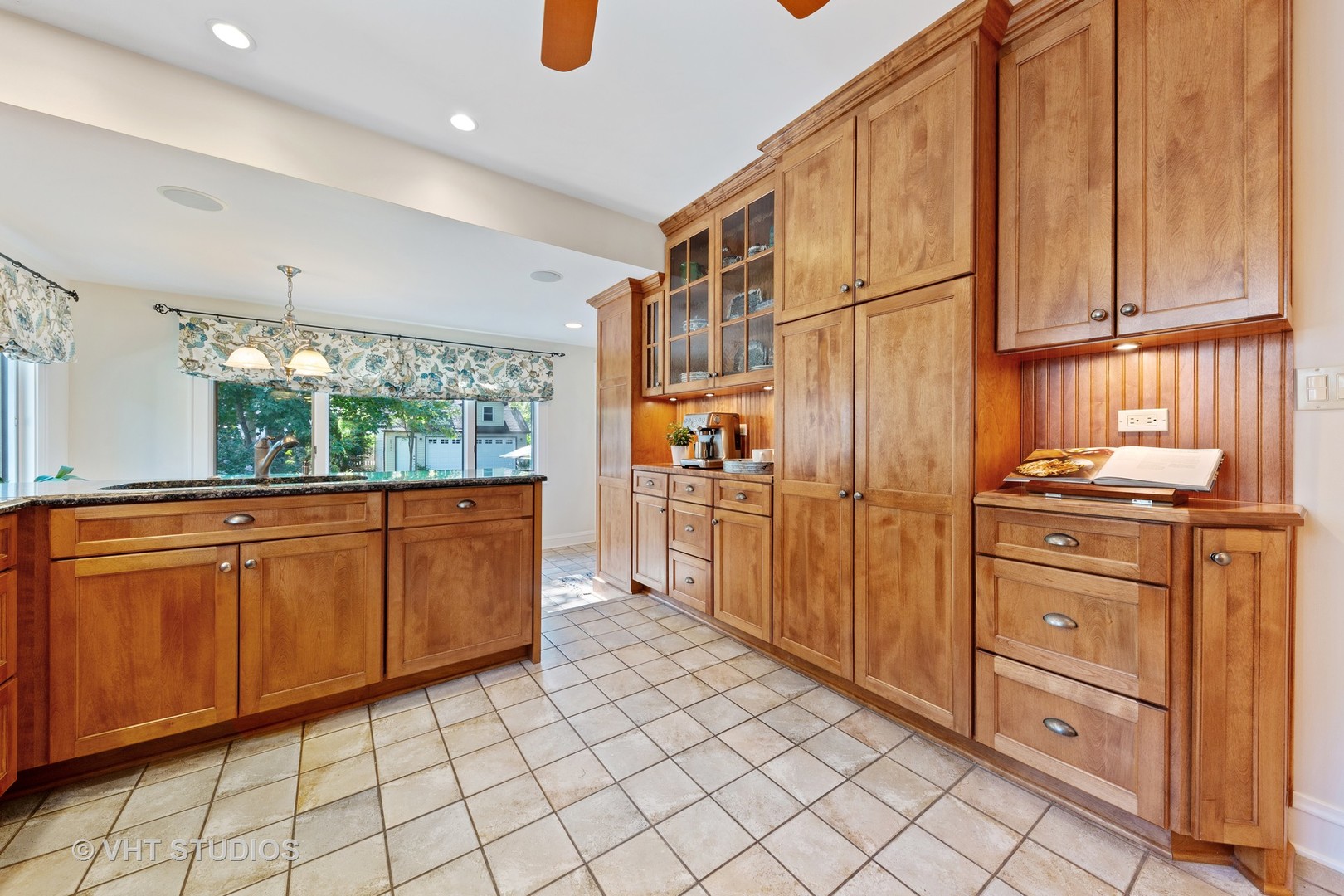 133 Barrypoint Road Riverside, IL 60546 - Photo 7 of 26