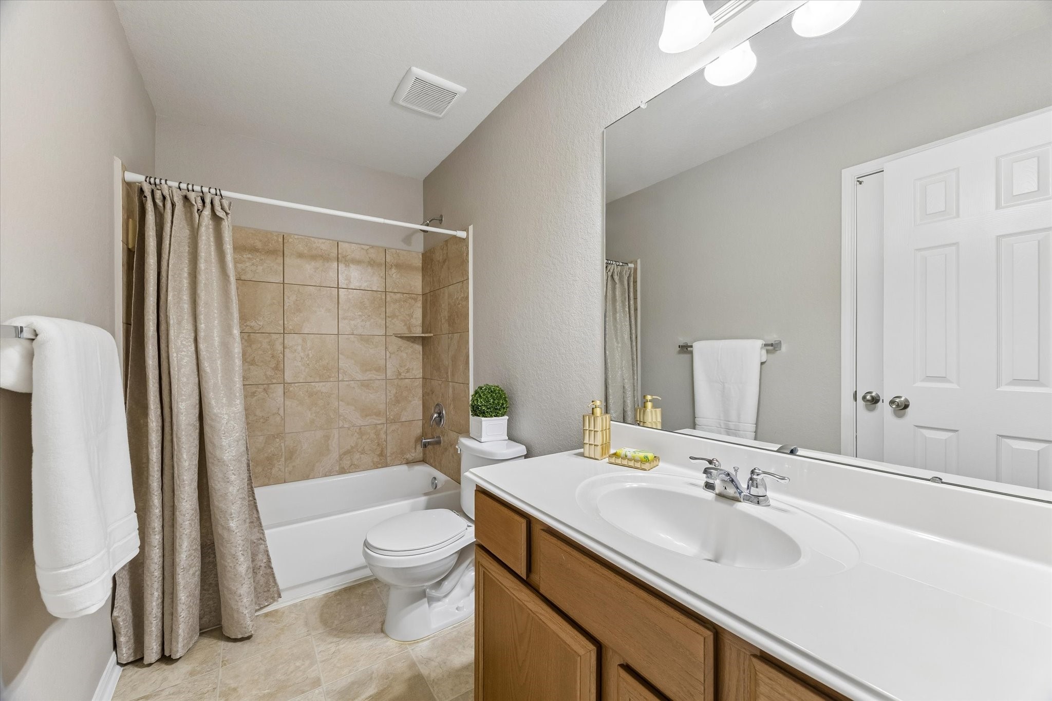 9966 Chimney Swift Lane Conroe, TX 77385 - Photo 17 of 20 Gallery Image 17