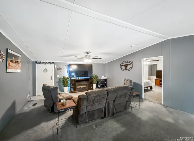 $185,000 | 4445 Smokey Ridge Trail, Von Ormy, TX 78073