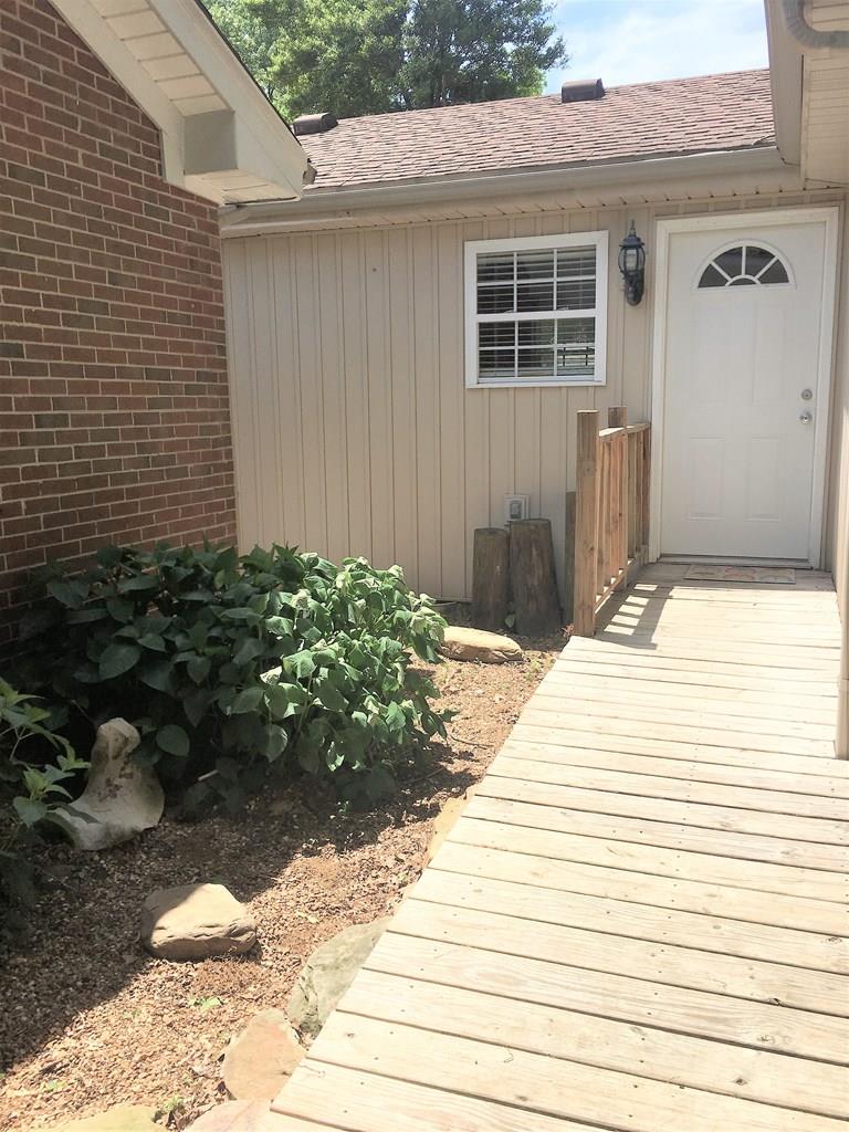 30 Battlefield Road Cookeville, TN 38506 - Photo 12 of 18 Entrance to the Mother-in-Law Suite or Attached Apartment