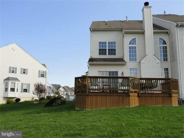 98 Threadleaf Terrace Burlington, NJ 08016 - Photo 2 of 22 Exterior Back