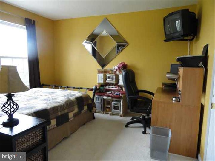 98 Threadleaf Terrace Burlington, NJ 08016 - Photo 19 of 22 Bedroom 2
