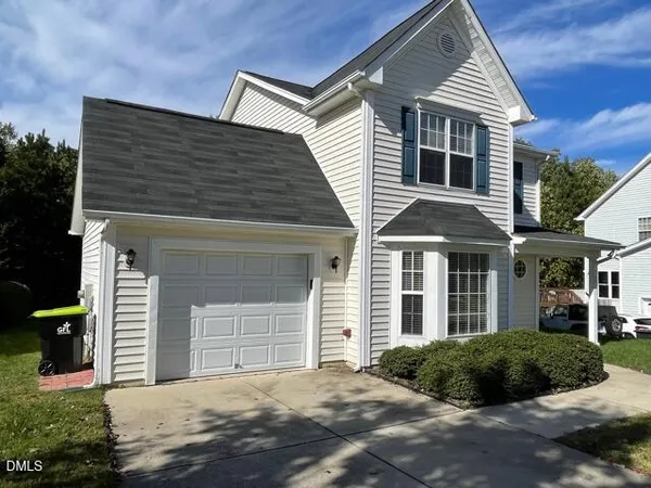 $2,085 | 433 Holly Thorn Trace, Holly Springs, NC 27540