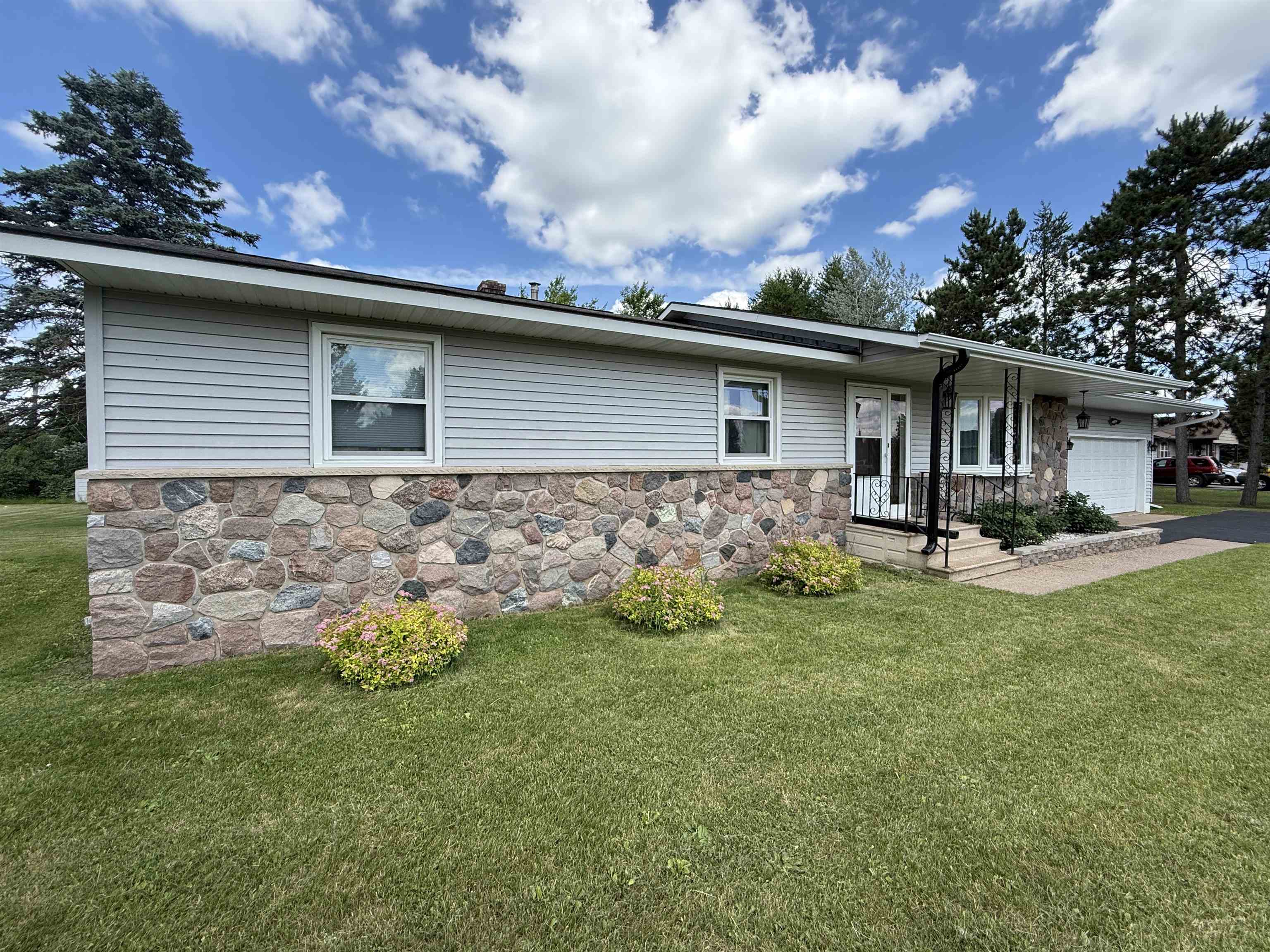 2126 Kowalski Road Kronenwetter, WI 54455 - Photo 2 of 34