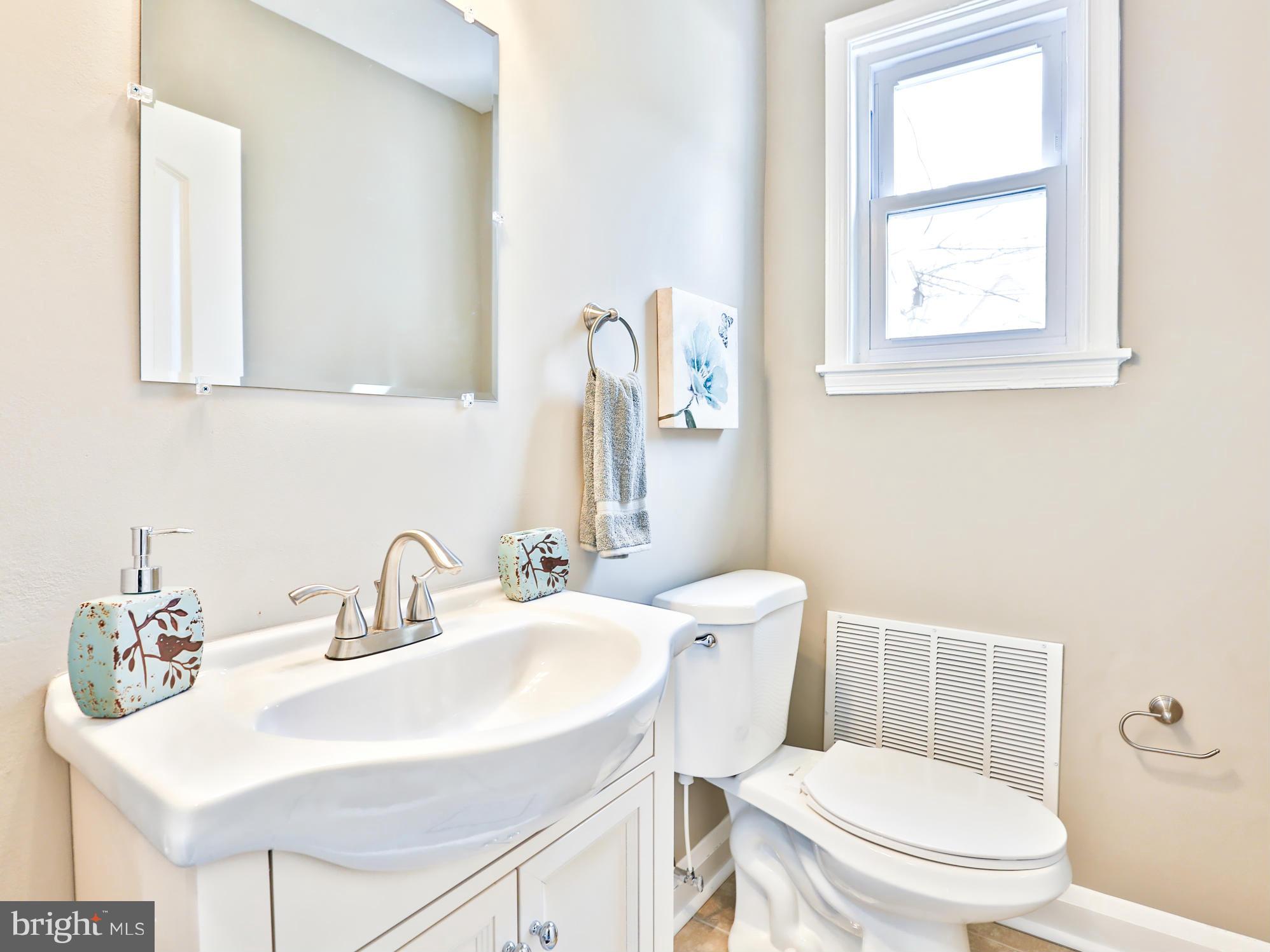 608 Brookwood Road Baltimore, MD 21229 - Photo 11 of 26 Deluxe Finishes Through Out