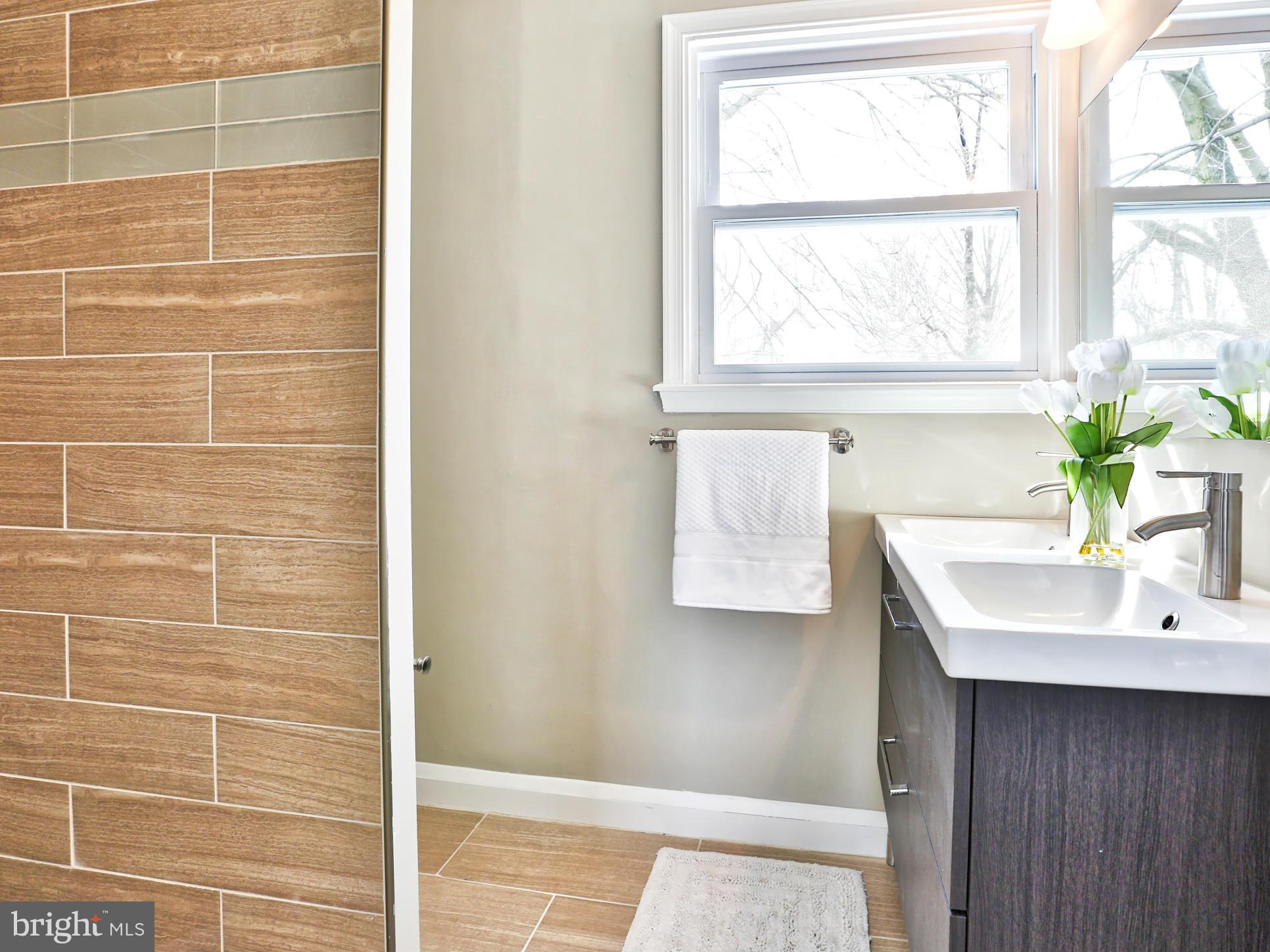 608 Brookwood Road Baltimore, MD 21229 - Photo 15 of 26 Private Master Bath