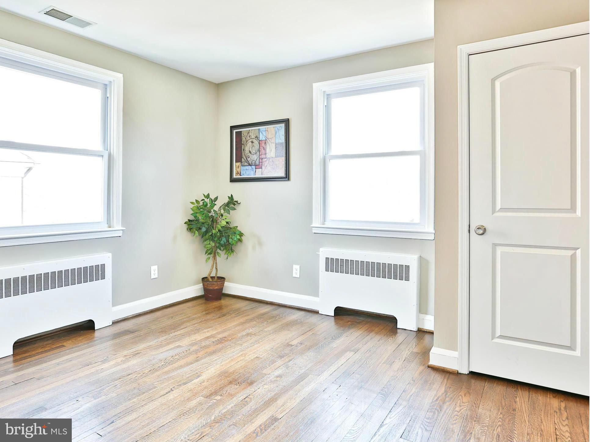 608 Brookwood Road Baltimore, MD 21229 - Photo 20 of 26 Excellent Detail throughout