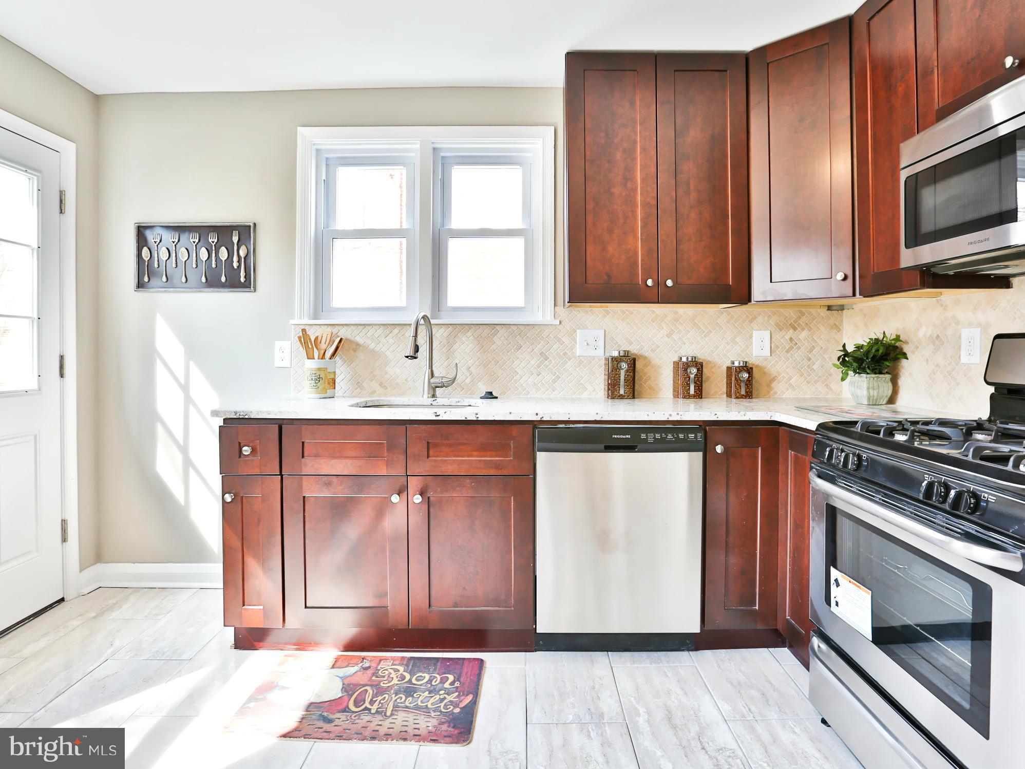 608 Brookwood Road Baltimore, MD 21229 - Photo 7 of 26 Great For Any Chef