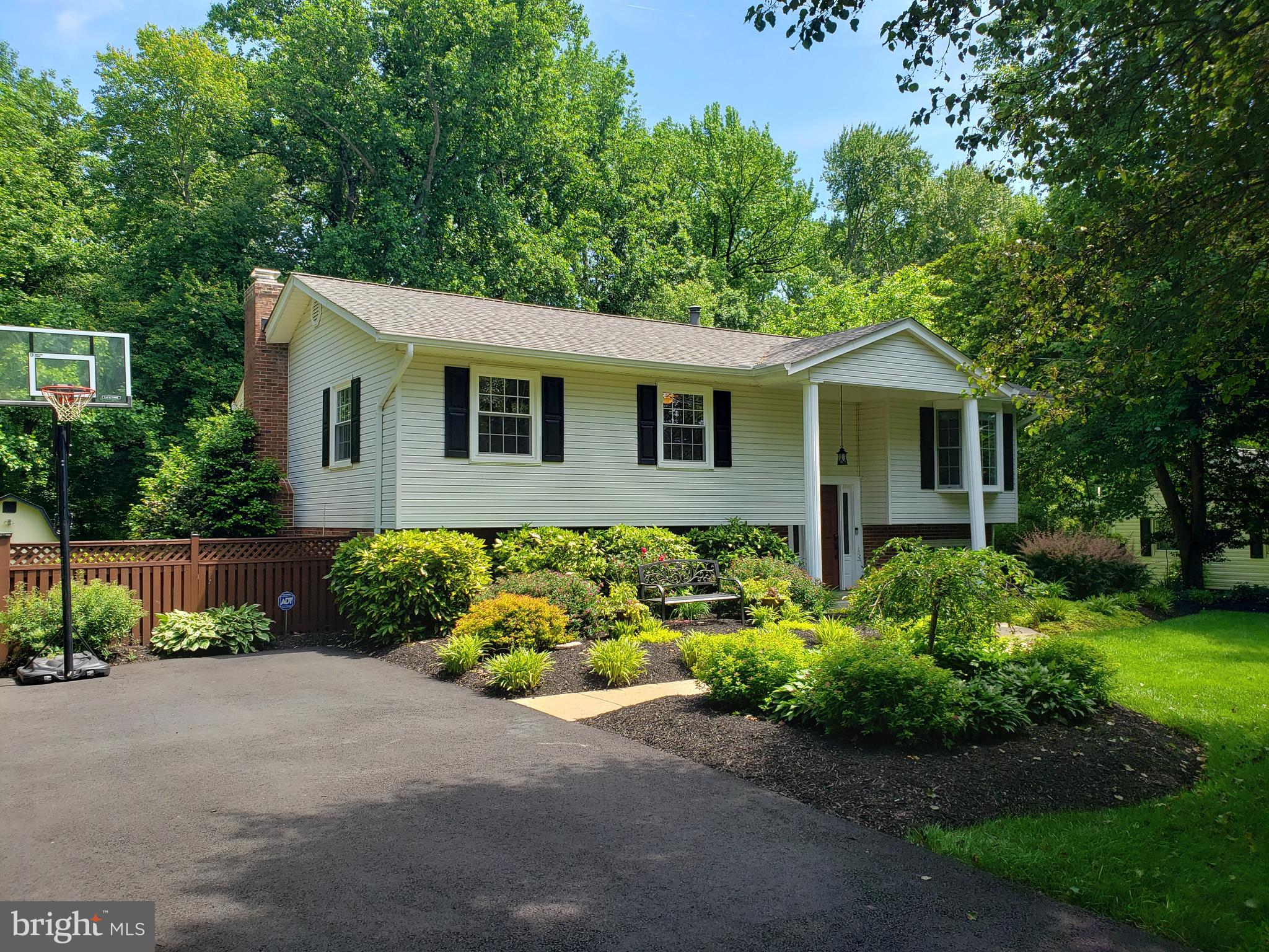 8919 Union Farm Road Alexandria, VA 22309 - Photo 3 of 70 Gallery Image 3