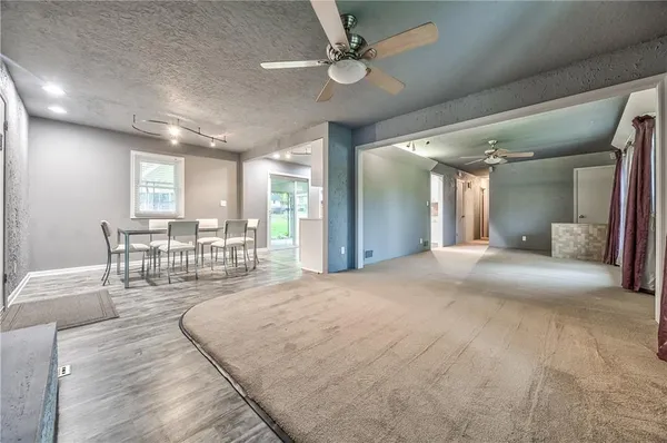 $275,000 | 808 North Apache Drive, Independence, MO 64056