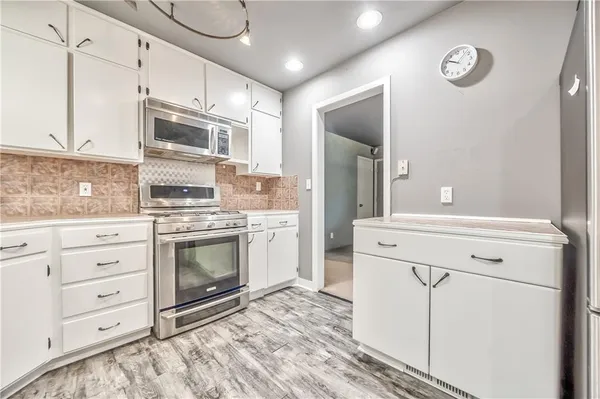 $275,000 | 808 North Apache Drive, Independence, MO 64056