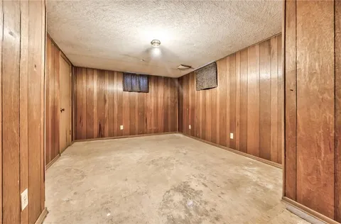 $275,000 | 808 North Apache Drive, Independence, MO 64056