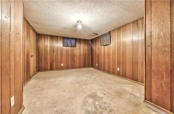 $275,000 | 808 North Apache Drive, Independence, MO 64056