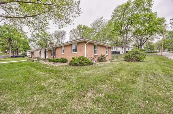 $275,000 | 808 North Apache Drive, Independence, MO 64056
