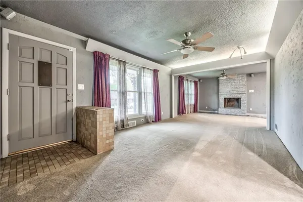 $275,000 | 808 North Apache Drive, Independence, MO 64056