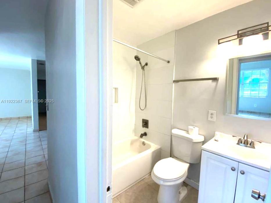 8825 Southwest 19th Street, Unit 8825 Miami, FL 33165 - Photo 12 of 21 Bathroom #2