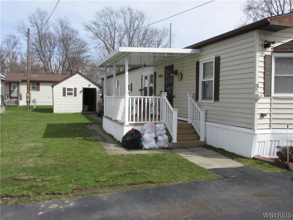 2141 River Road, Unit 9 Wheatfield, NY 14304 - Photo 1 of 1 Gallery Image 1