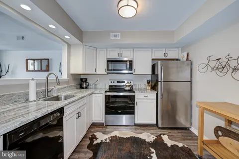 $269,999 | 375 Woodlake Drive, Marlton, NJ 08053