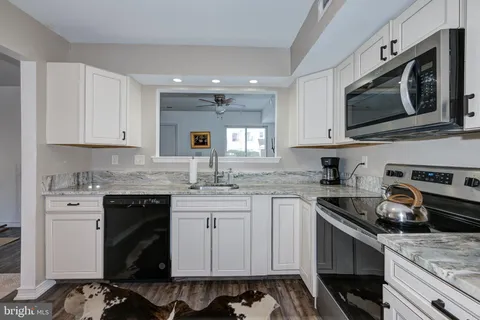 $269,999 | 375 Woodlake Drive, Marlton, NJ 08053