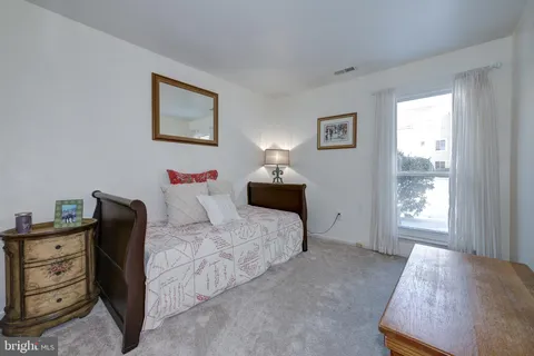 $269,999 | 375 Woodlake Drive, Marlton, NJ 08053