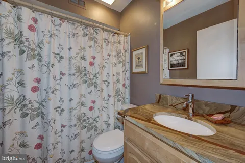 $269,999 | 375 Woodlake Drive, Marlton, NJ 08053