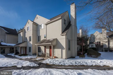 $269,999 | 375 Woodlake Drive, Marlton, NJ 08053