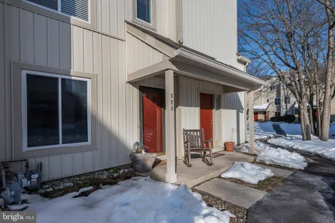 $269,999 | 375 Woodlake Drive, Marlton, NJ 08053