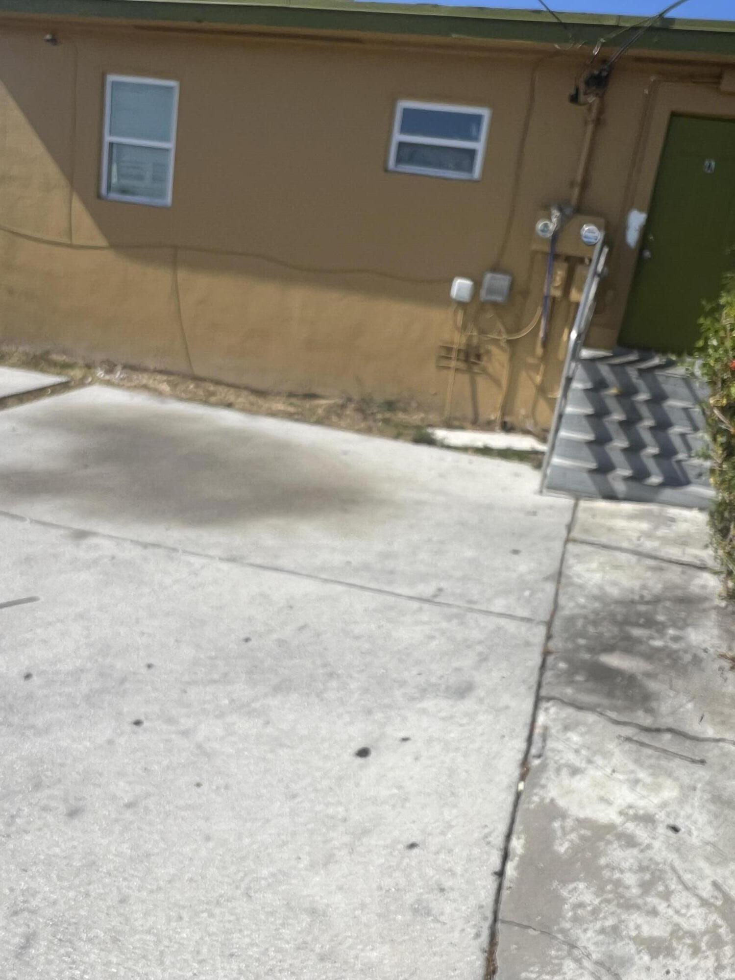 900 West 9th Street, Unit 1 Riviera Beach, FL 33404 - Photo 3 of 4 IMG_7212
