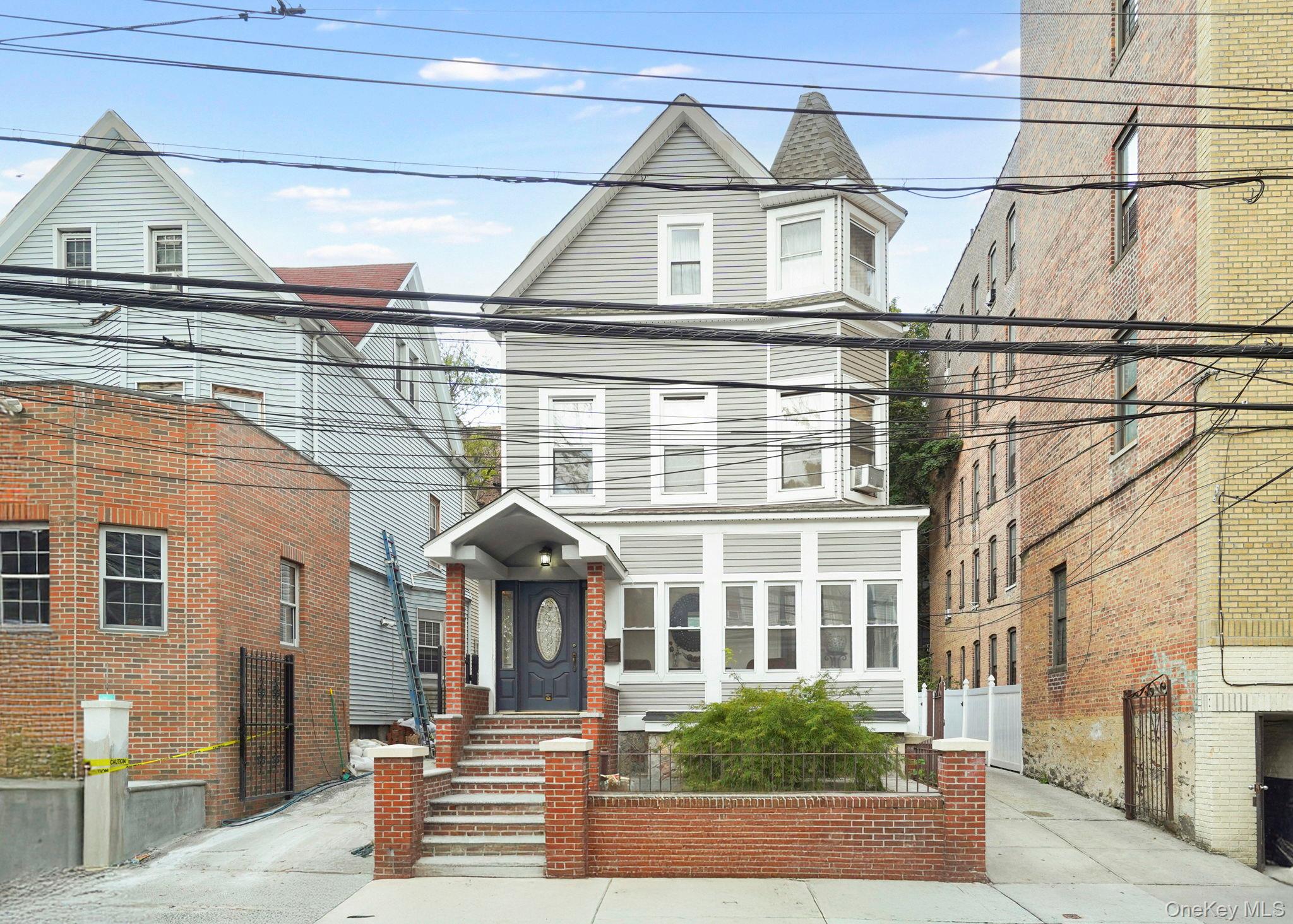 3340 Perry Avenue Bronx, NY 10467 - Photo 38 of 42 a front view of a house