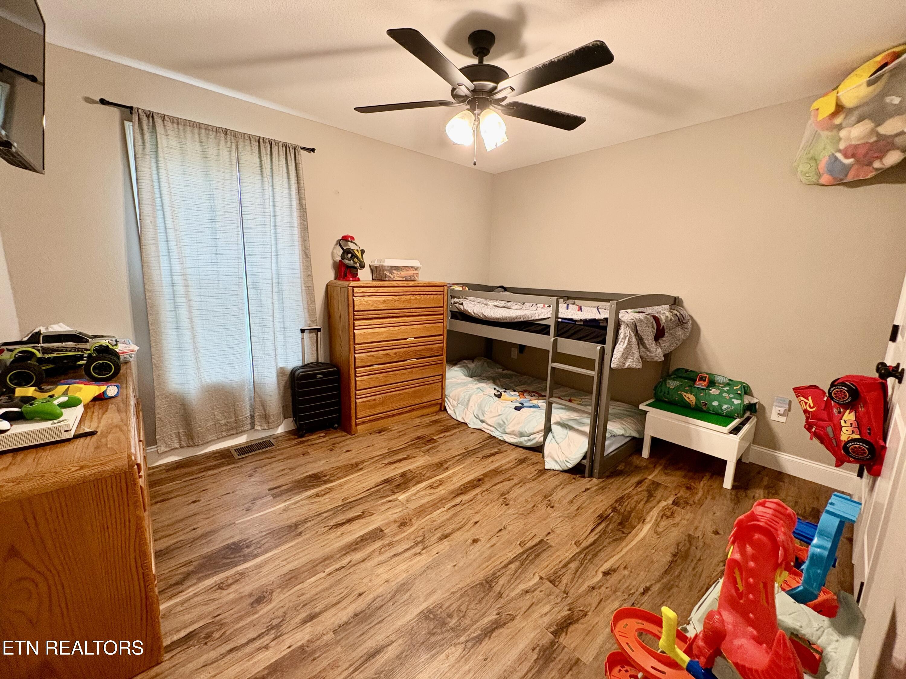 327 Thomas Loop Road Sevierville, TN 37876 - Photo 11 of 18 Bedroom 2