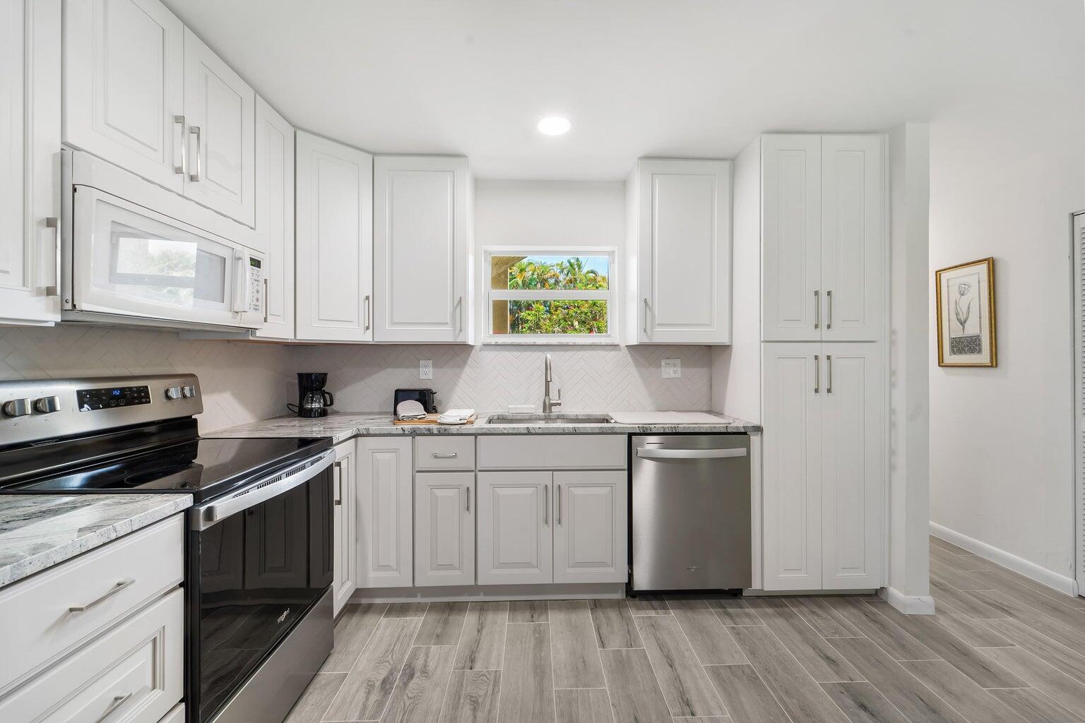 717 Highway 1, Unit 505 Jupiter, FL 33477 - Photo 12 of 48 KITCHEN 4