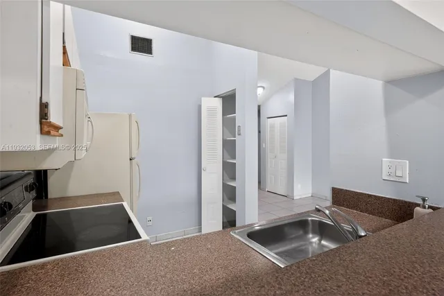 $235,000 | 14106 Southwest 93rd Lane, Unit 14106, Miami, FL 33186