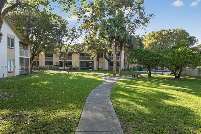 $235,000 | 14106 Southwest 93rd Lane, Unit 14106, Miami, FL 33186