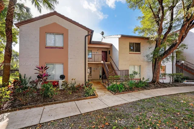$235,000 | 14106 Southwest 93rd Lane, Unit 14106, Miami, FL 33186